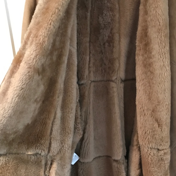 ❤️. HOST PICK! *** MARINA RINALDI SPANISH SHEARLING COAT - Picture 7 of 16